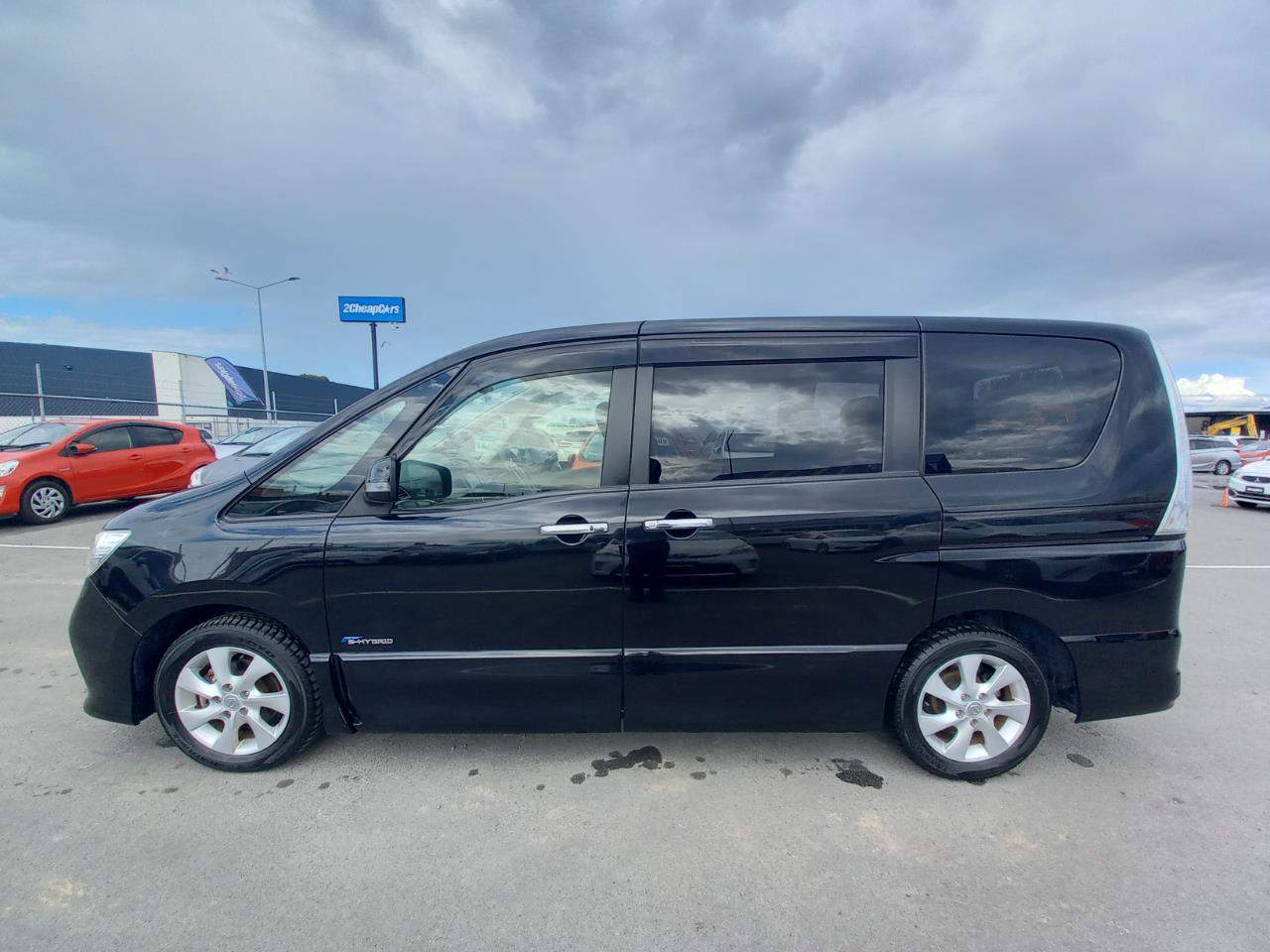 2012 Nissan Serena Hybrid