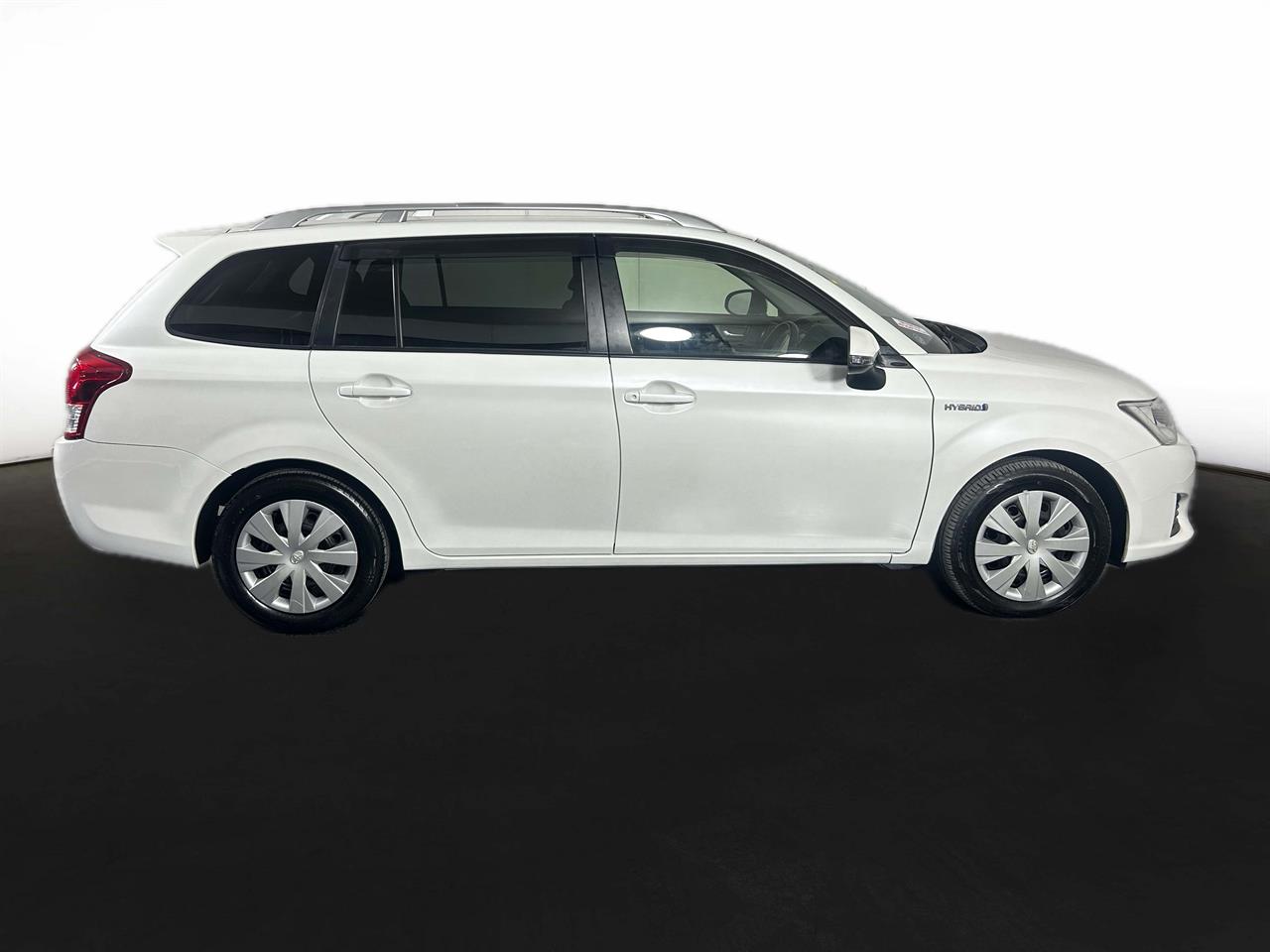 2013 Toyota Corolla Fielder Hybrid