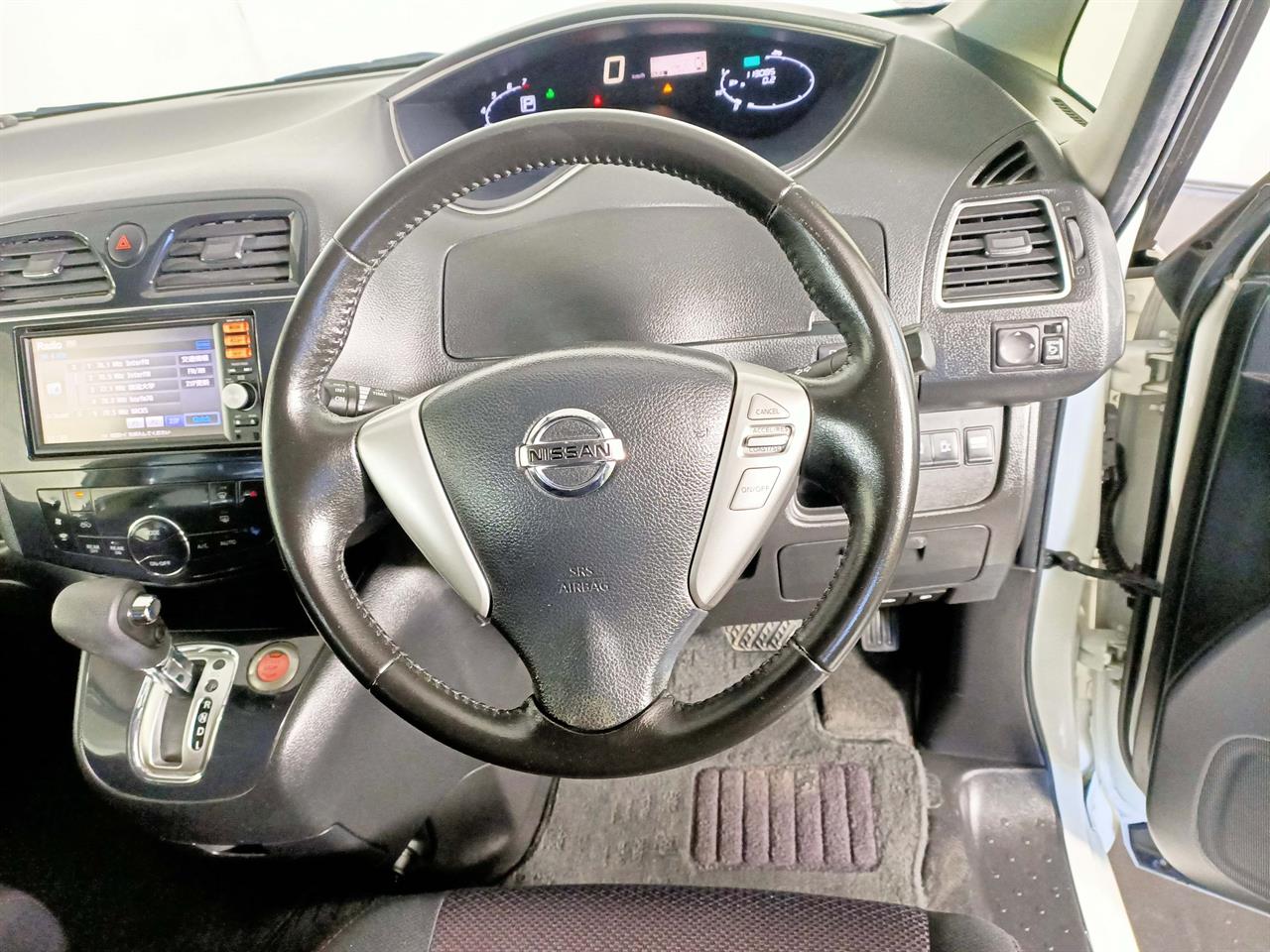 2013 Nissan Serena Hybrid