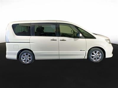 2013 Nissan Serena Hybrid