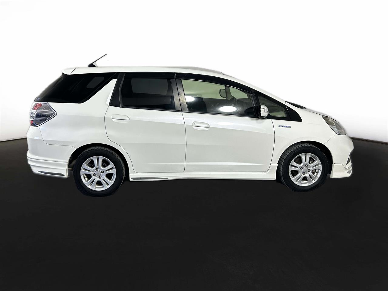 2014 Honda Fit Jazz Shuttle Hybrid