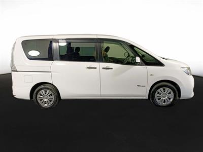 2012 Nissan Serena Hybrid