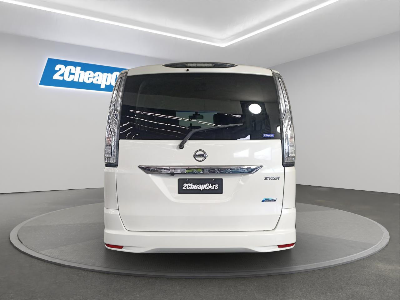 2015 Nissan Serena Hybrid