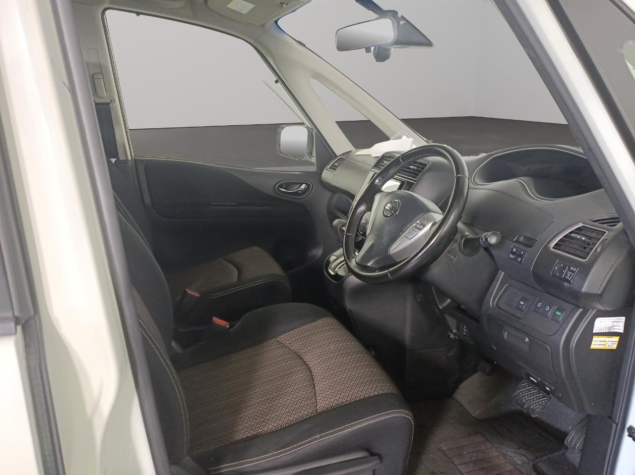 2015 Nissan Serena Hybrid