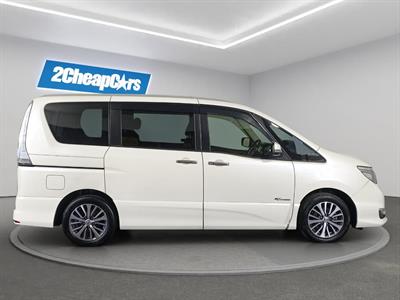 2015 Nissan Serena Hybrid