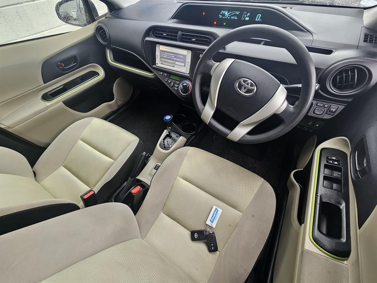 2014 Toyota Aqua Hybrid