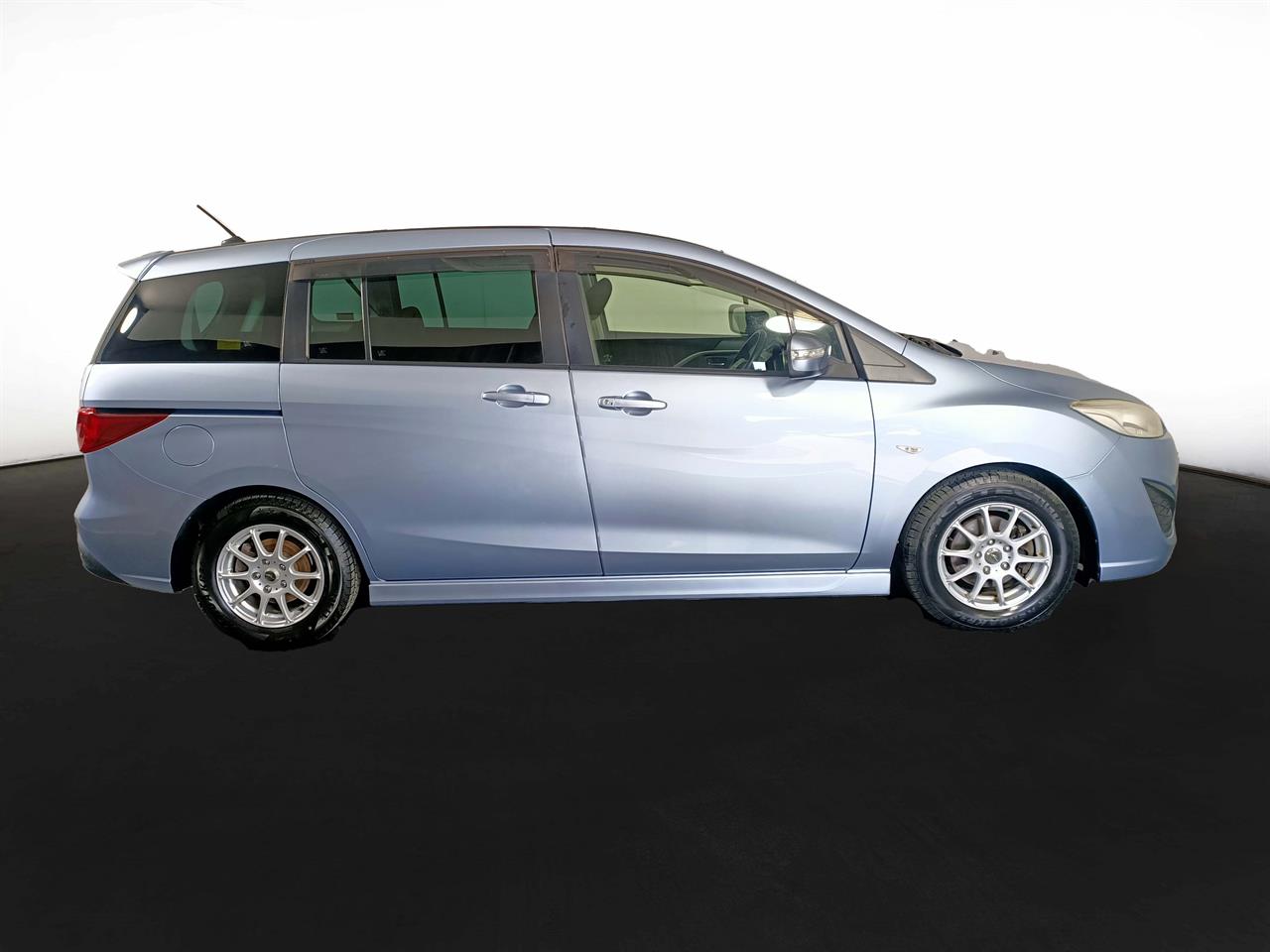 2013 Mazda Premacy 