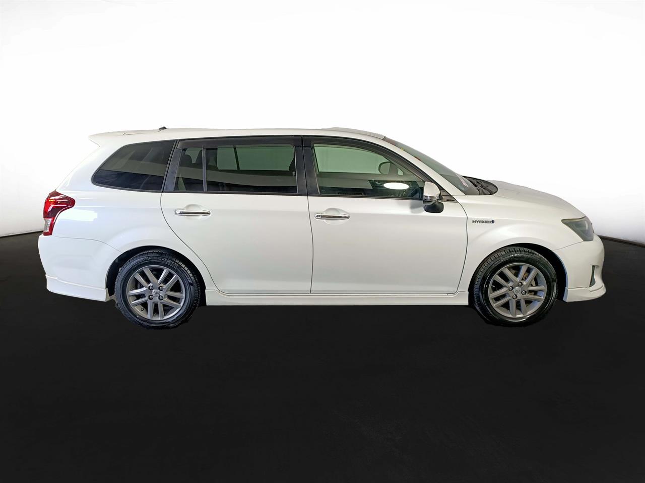 2014 Toyota Corolla Fielder Hybrid WXB