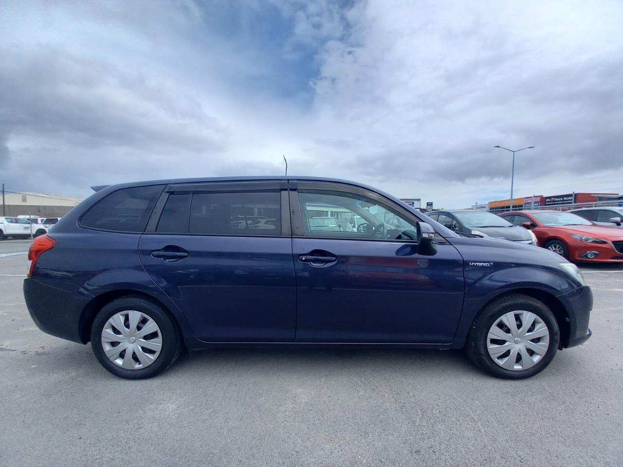 2014 Toyota Corolla Fielder Hybrid