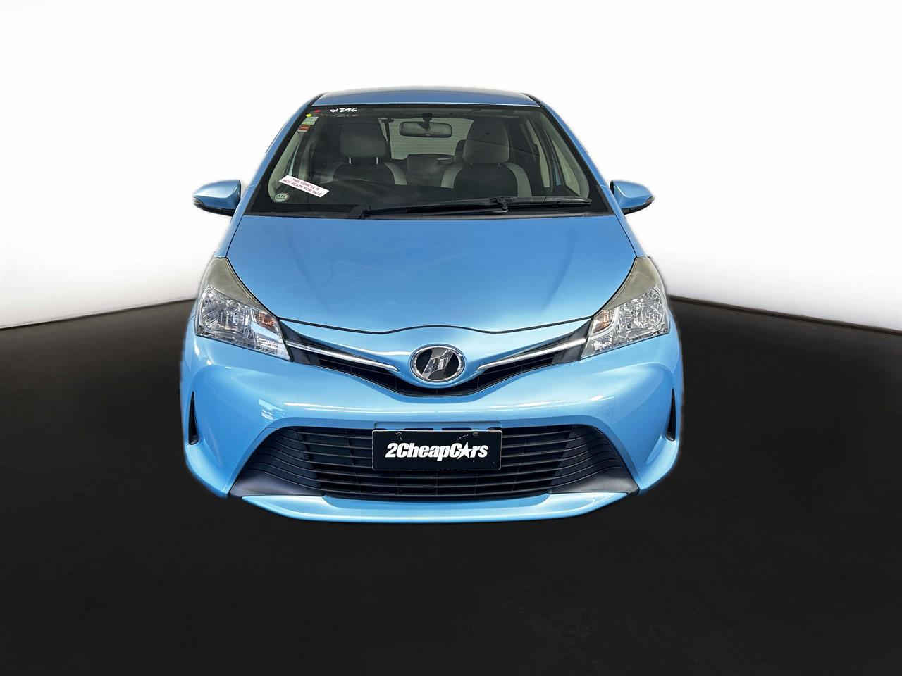 2015 Toyota Vitz 