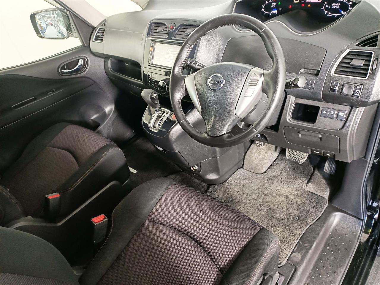 2012 Nissan Serena 