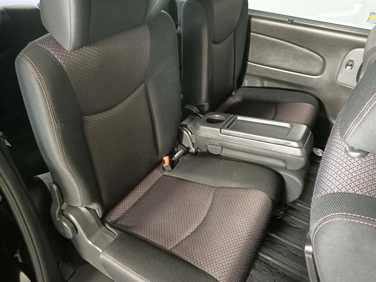 2012 Nissan Serena 