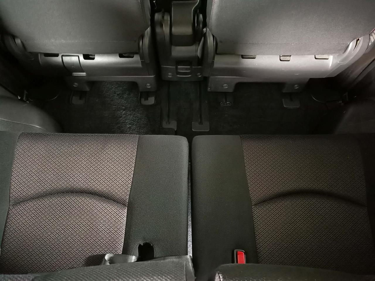 2012 Nissan Serena 