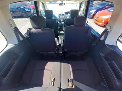 2013 Nissan Serena Hybrid