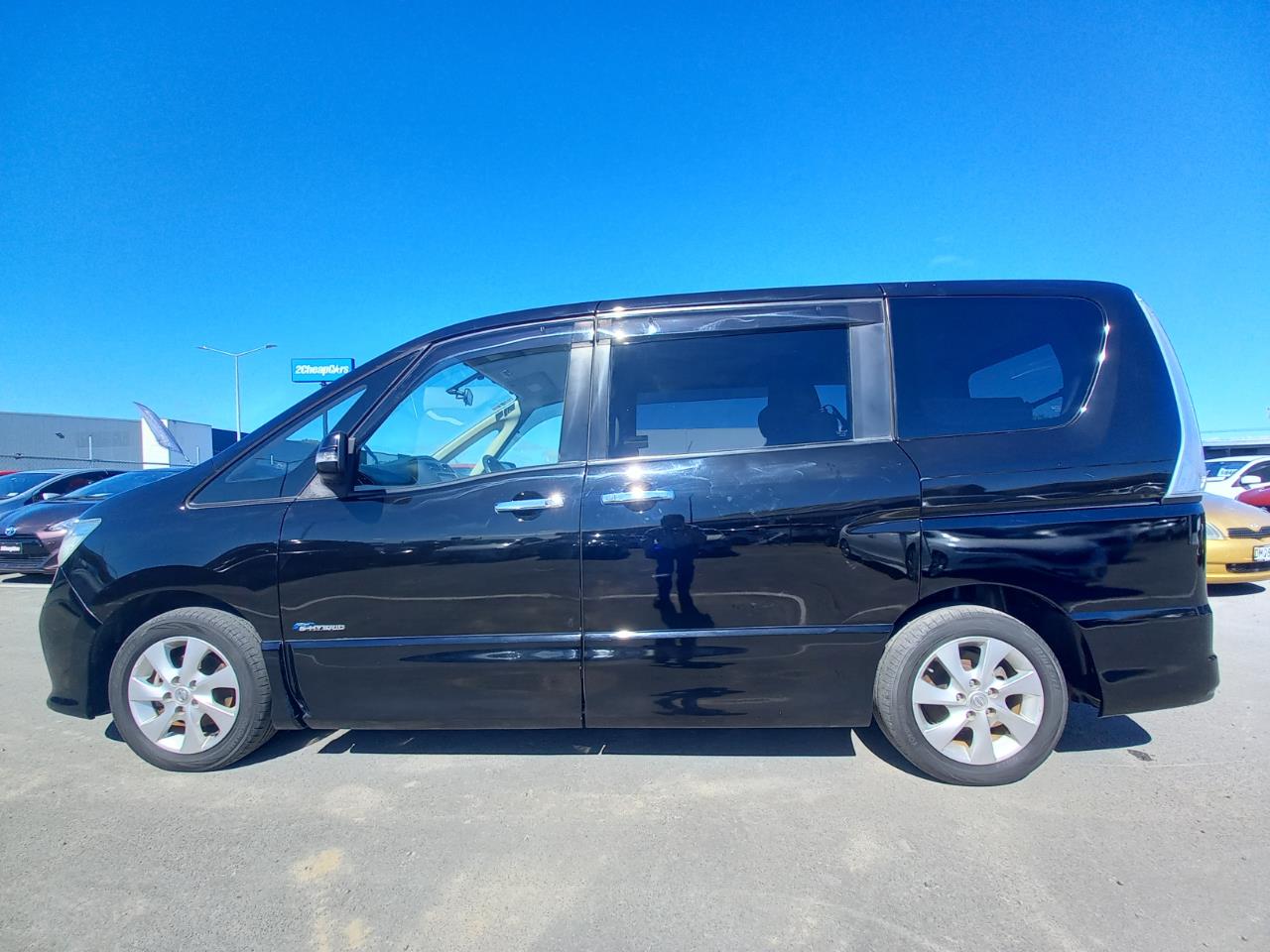 2013 Nissan Serena Hybrid