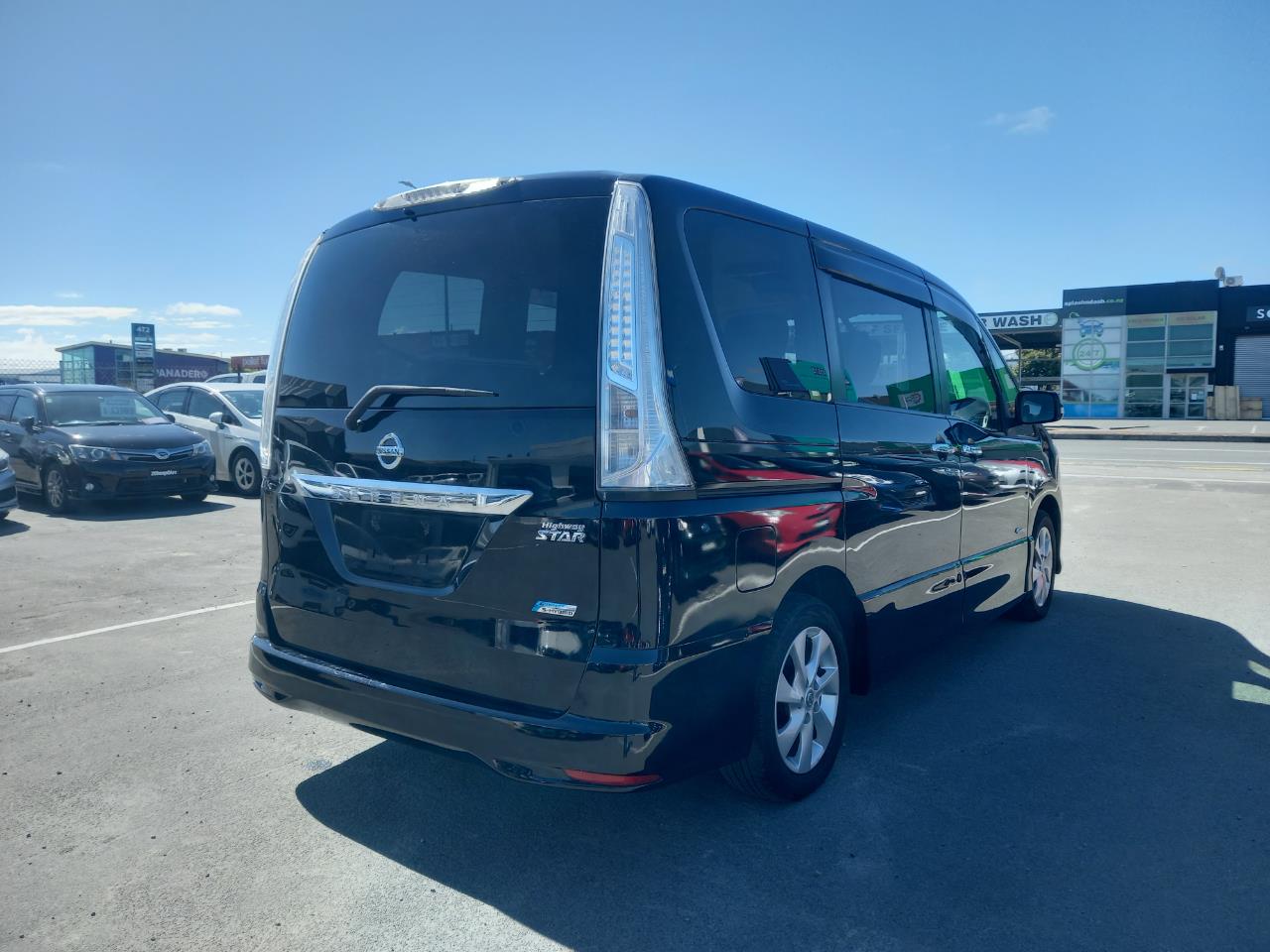 2013 Nissan Serena Hybrid