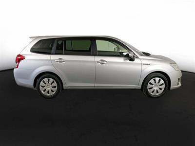 2013 Toyota Corolla Fielder Hybrid