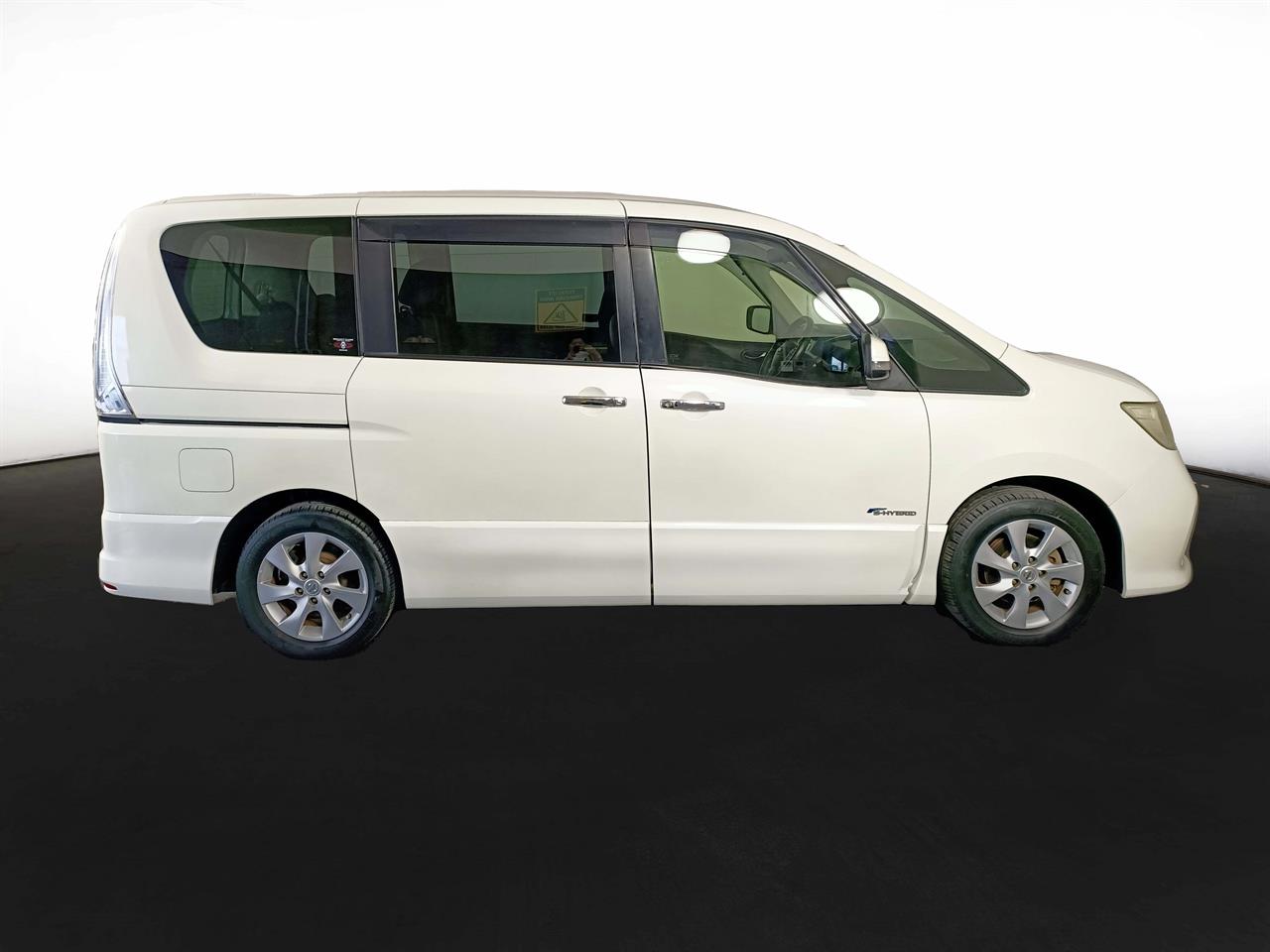 2012 Nissan Serena Hybrid