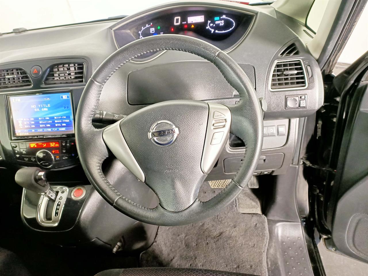 2013 Nissan Serena Hybrid