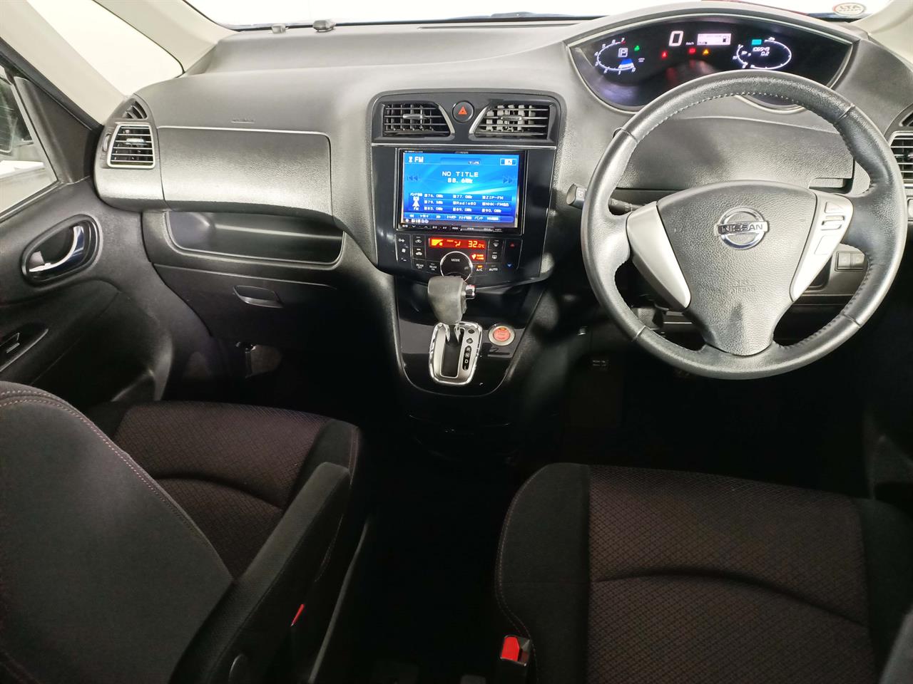 2013 Nissan Serena Hybrid