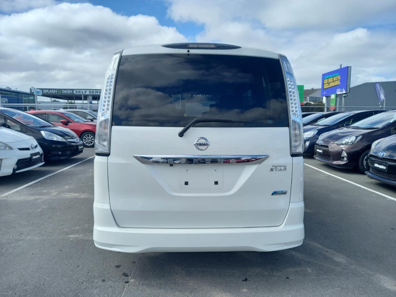 2012 Nissan Serena Hybrid