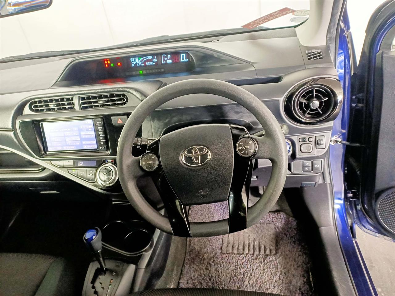 2017 Toyota Aqua Hybrid