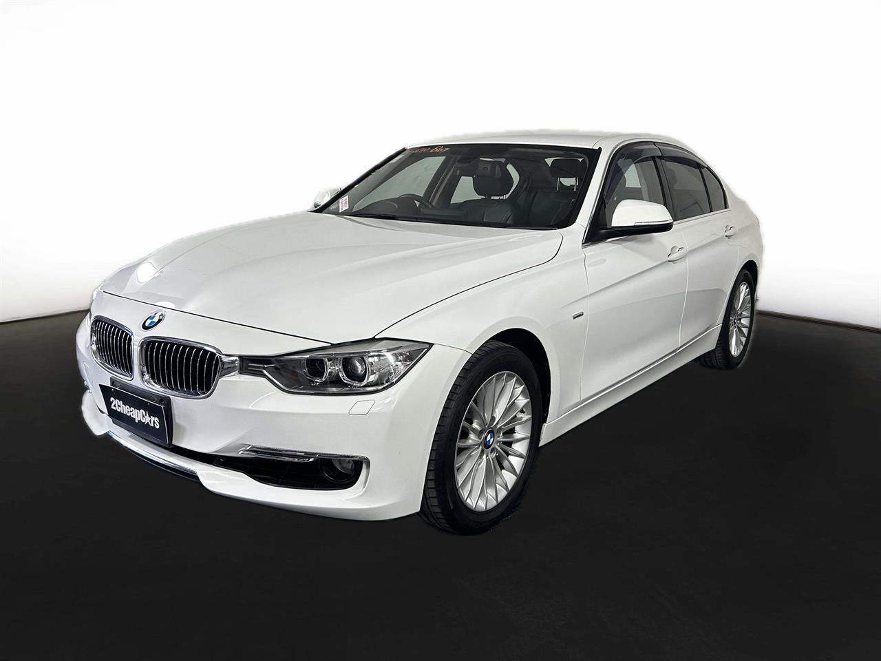 2013 BMW 320i Luxury