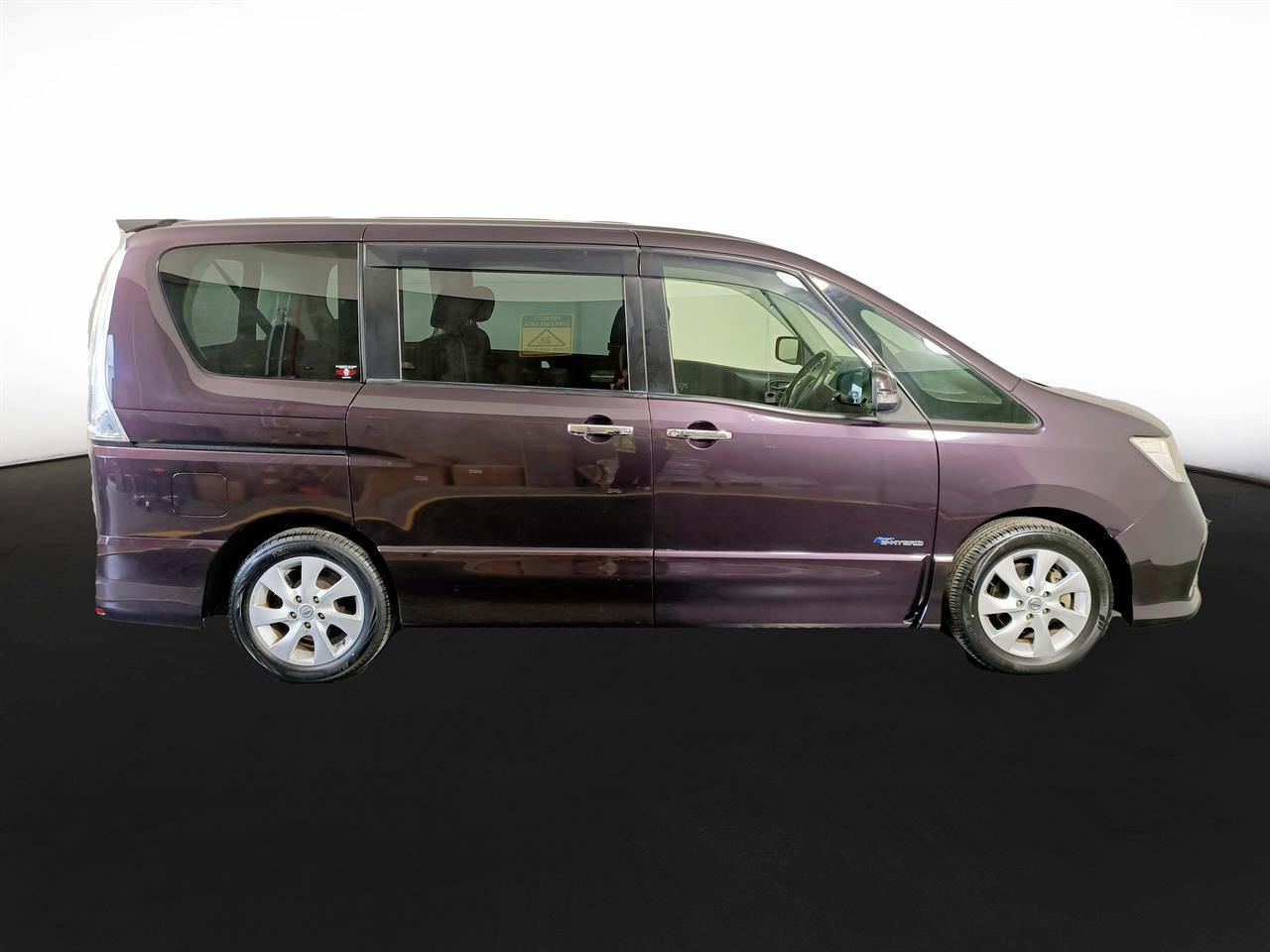 2013 Nissan Serena Hybrid