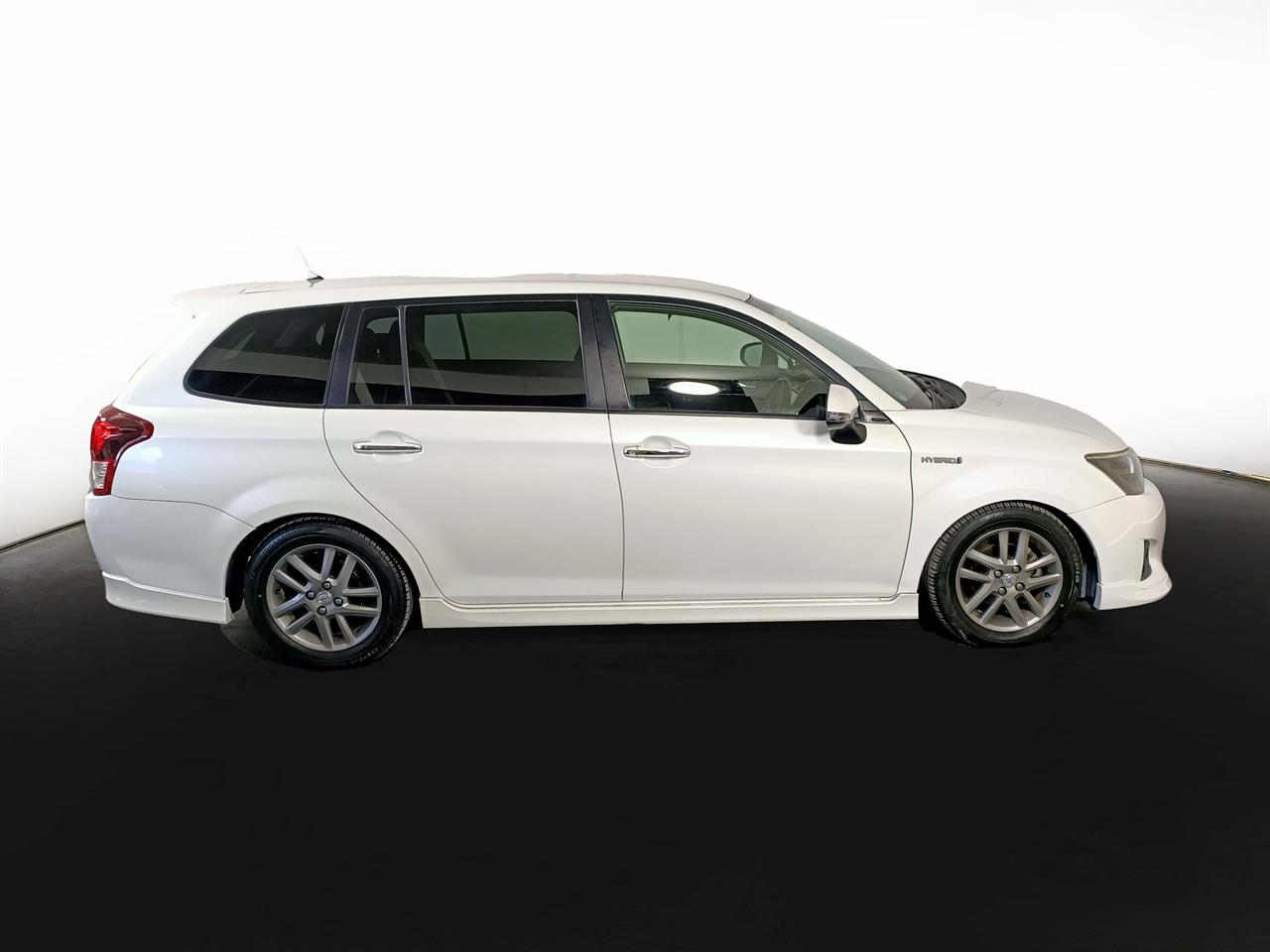 2014 Toyota Corolla Fielder 