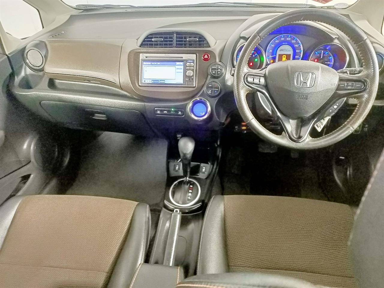 2013 Honda Fit Jazz Shuttle Hybrid