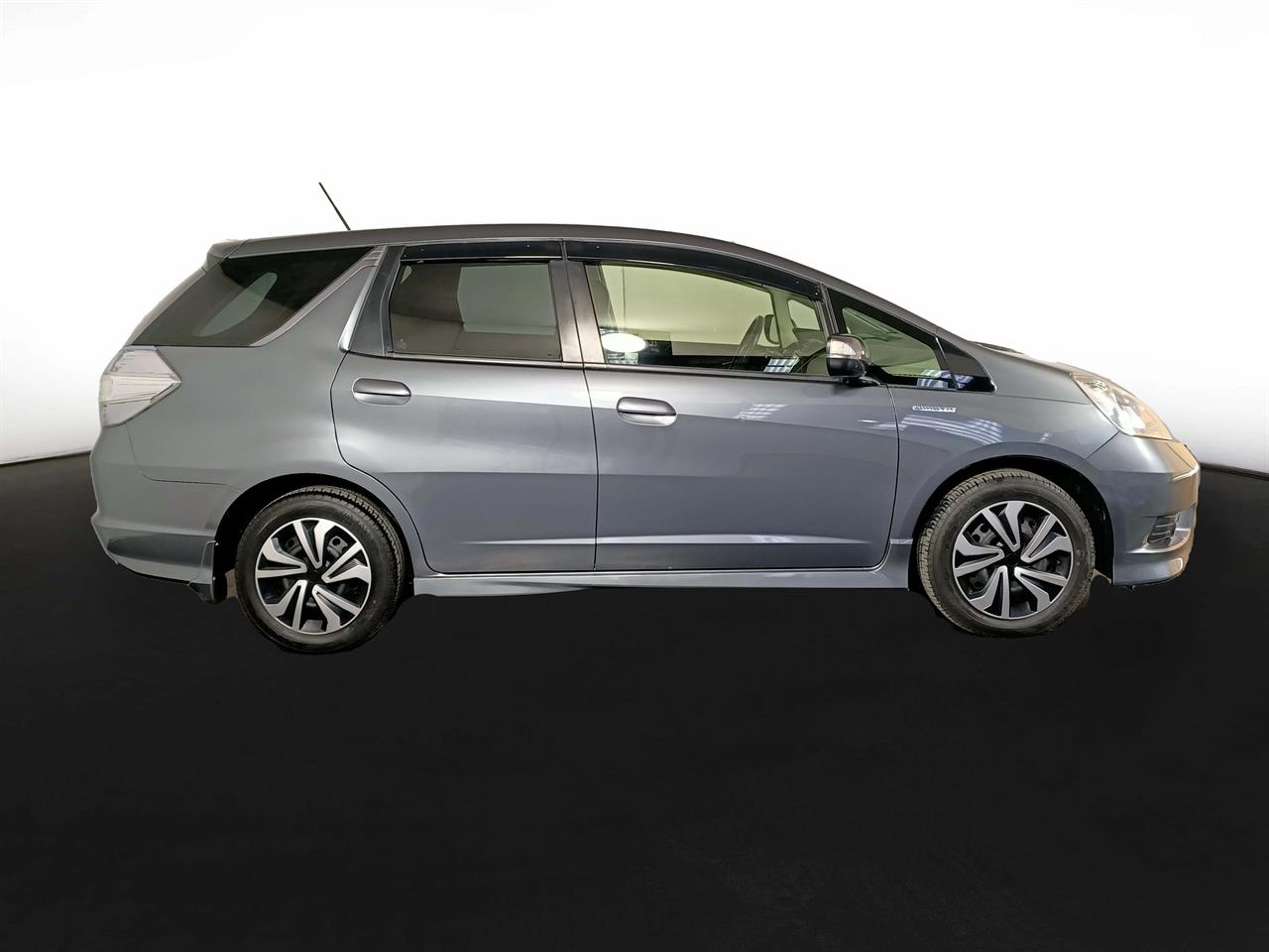 2013 Honda Fit Jazz Shuttle Hybrid