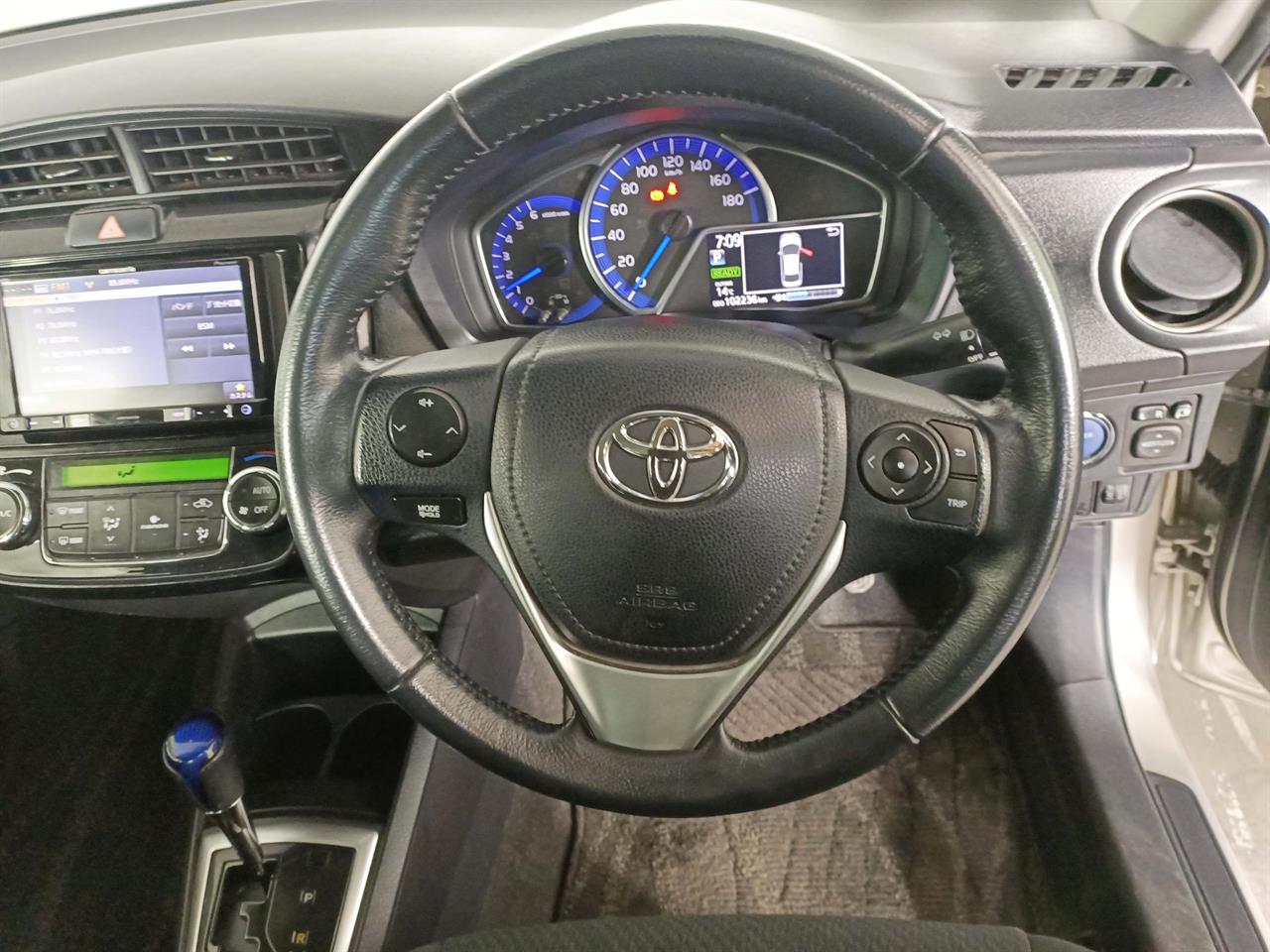2013 Toyota Corolla Axio Hybrid