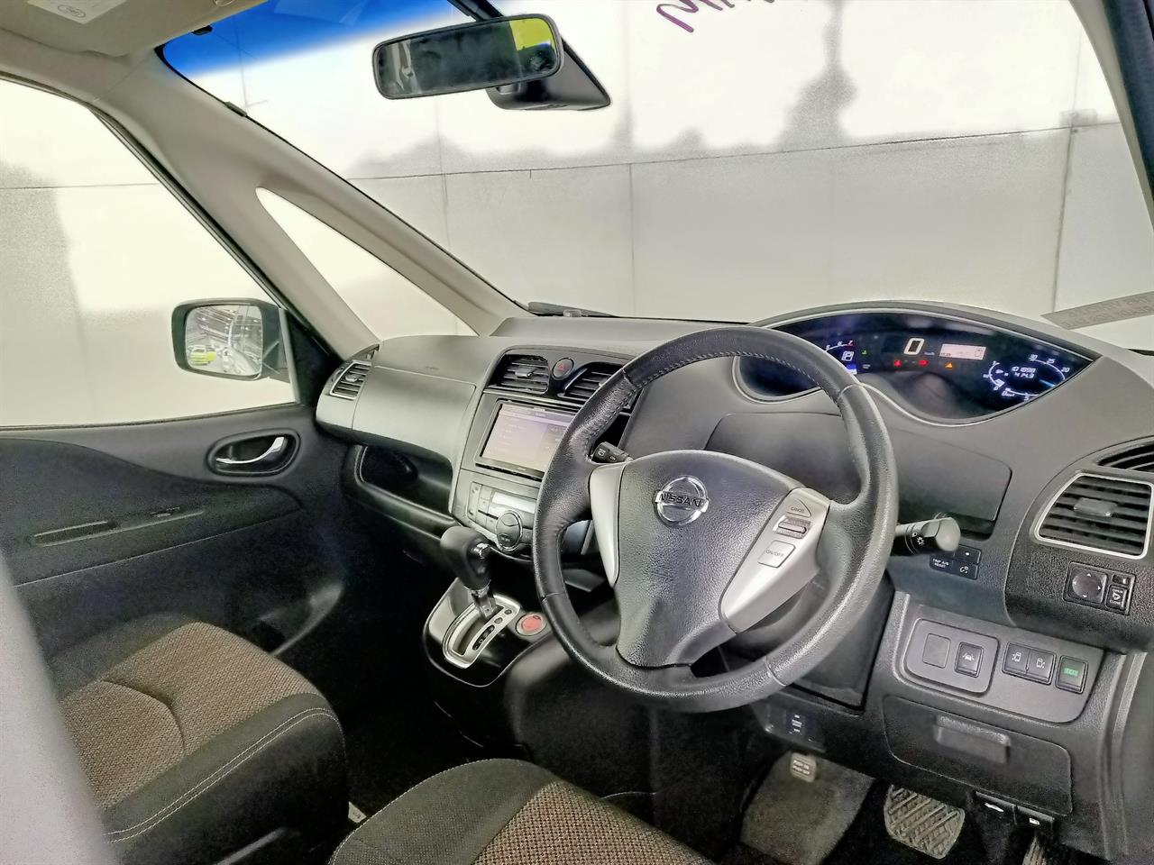 2014 Nissan Serena Hybrid