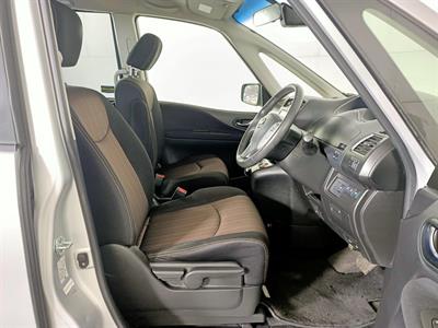 2014 Nissan Serena Hybrid