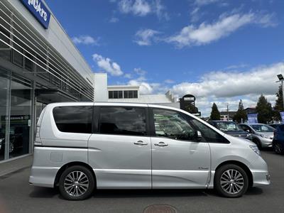 2014 Nissan Serena Hybrid