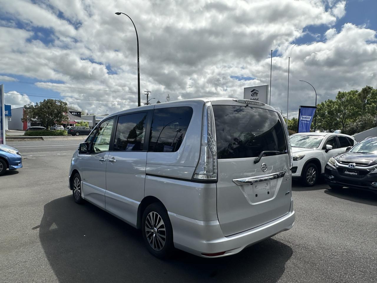 2014 Nissan Serena Hybrid