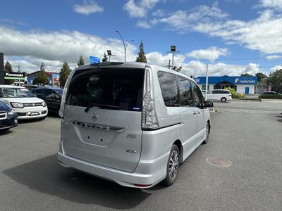 2014 Nissan Serena Hybrid