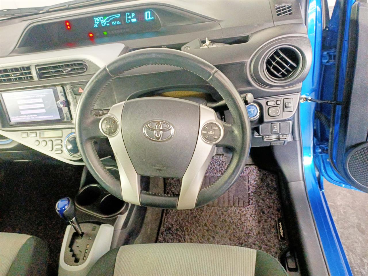 2014 Toyota Aqua Hybrid