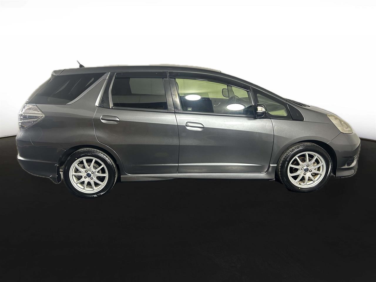 2012 Honda Fit Jazz Shuttle Hybrid