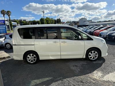 2012 Nissan Serena 