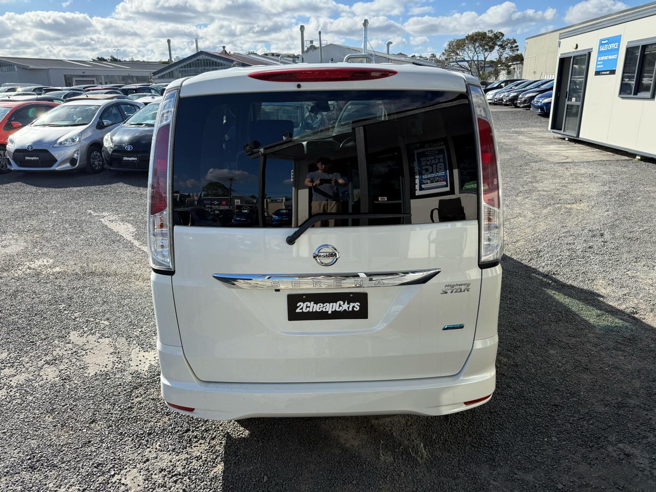 2012 Nissan Serena 