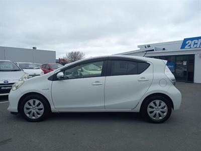 2013 Toyota Aqua Hybrid