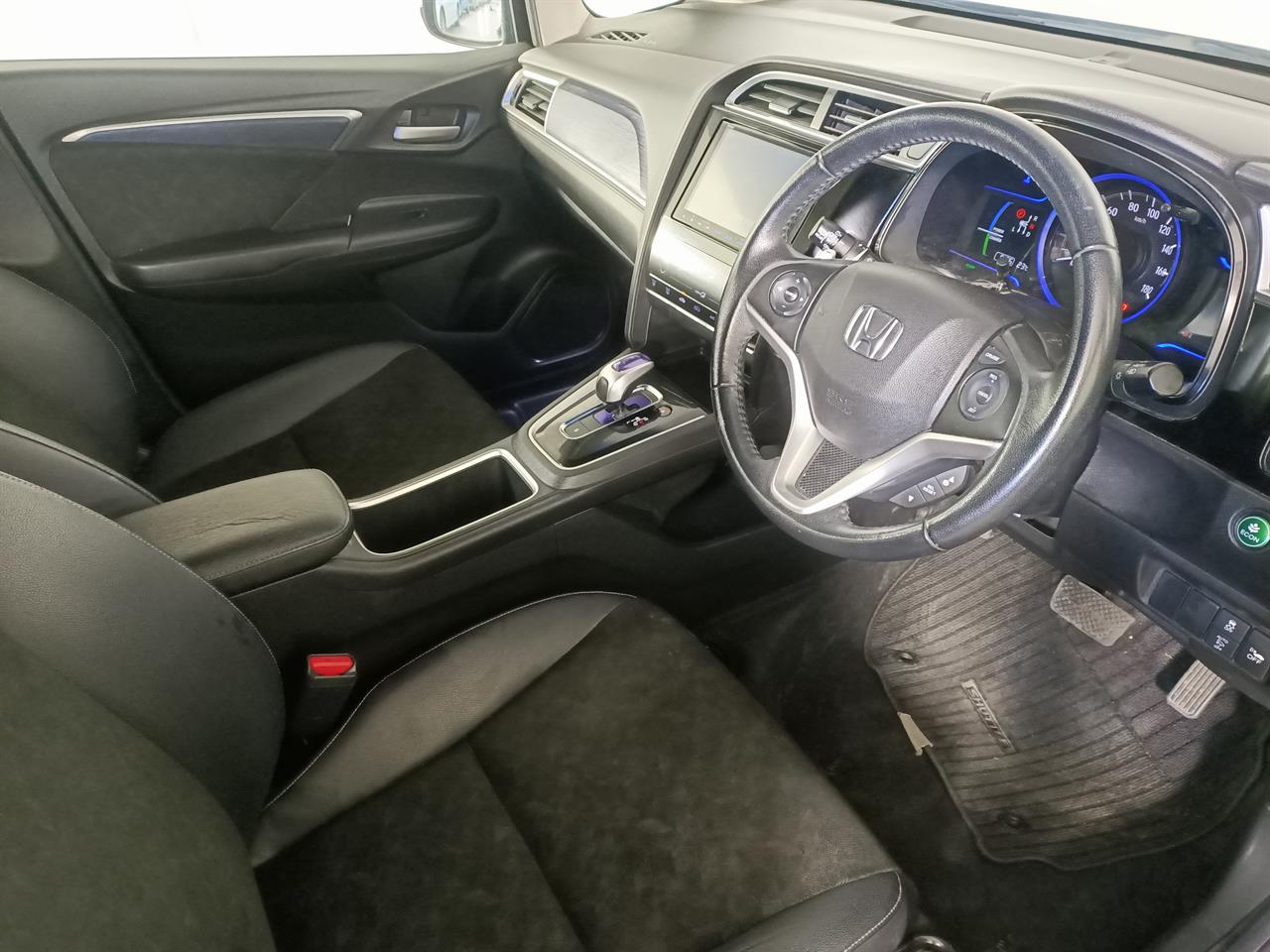 2015 Honda Fit Shuttle Hybrid Facelift