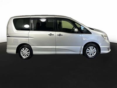 2016 Nissan Serena 