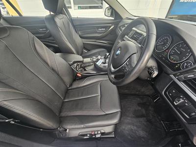 2013 BMW 320i Luxury