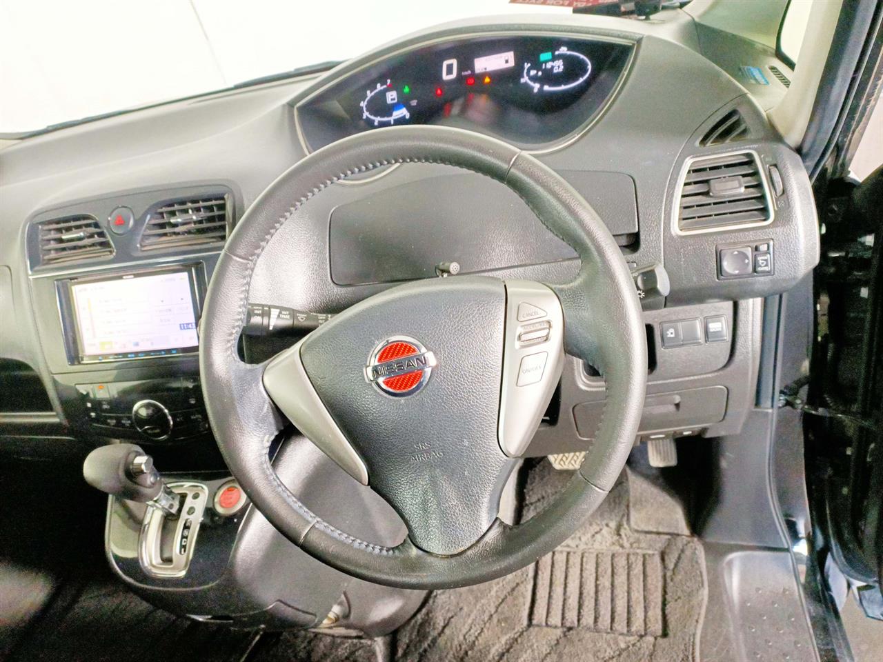 2013 Nissan Serena Hybrid