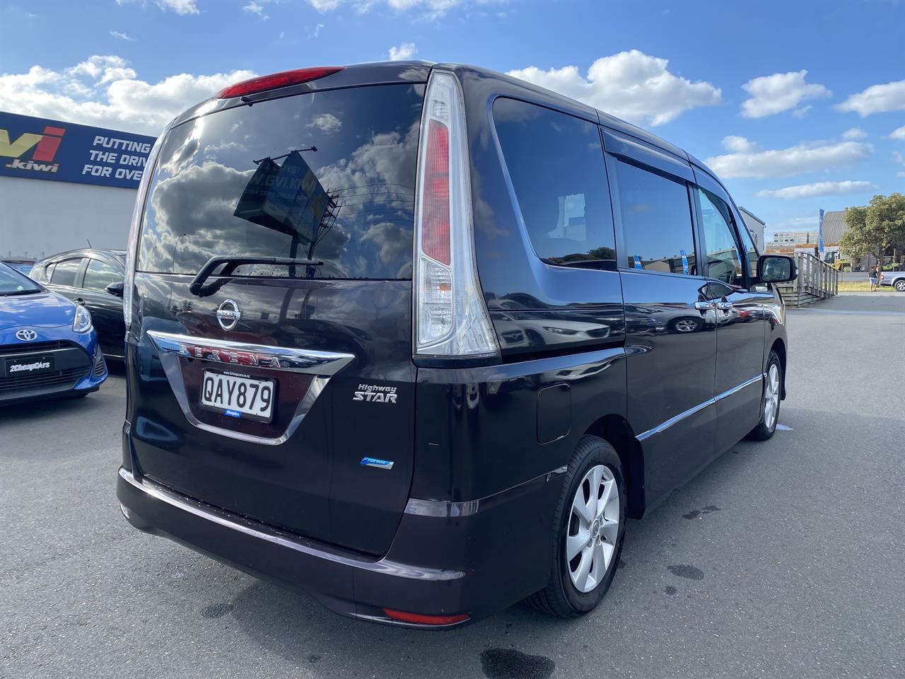 2011 Nissan Serena 