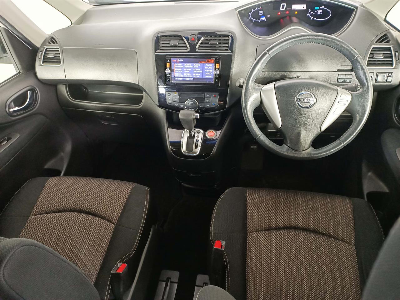 2014 Nissan Serena Hybrid