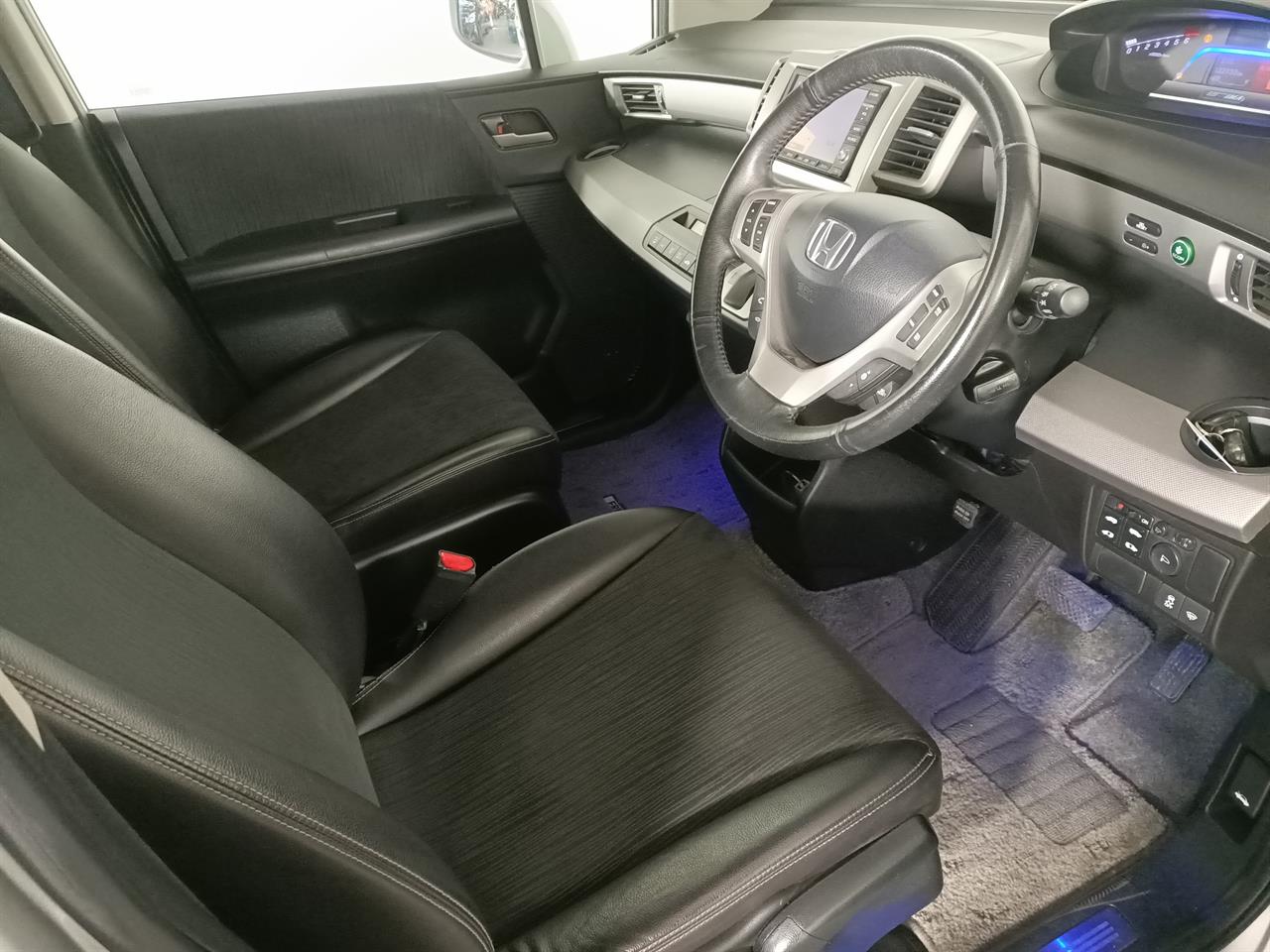 2011 Honda Freed Hybrid