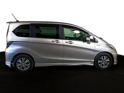 2011 Honda Freed Hybrid